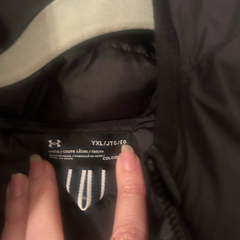 Under Armour Kids Black Puffer Jacket with Pink Logo - Picture 3 of 3